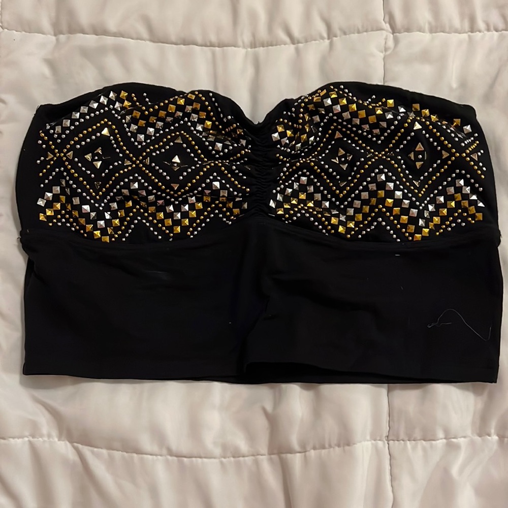 This bralette from Victoria Secret has no tag but was never used.